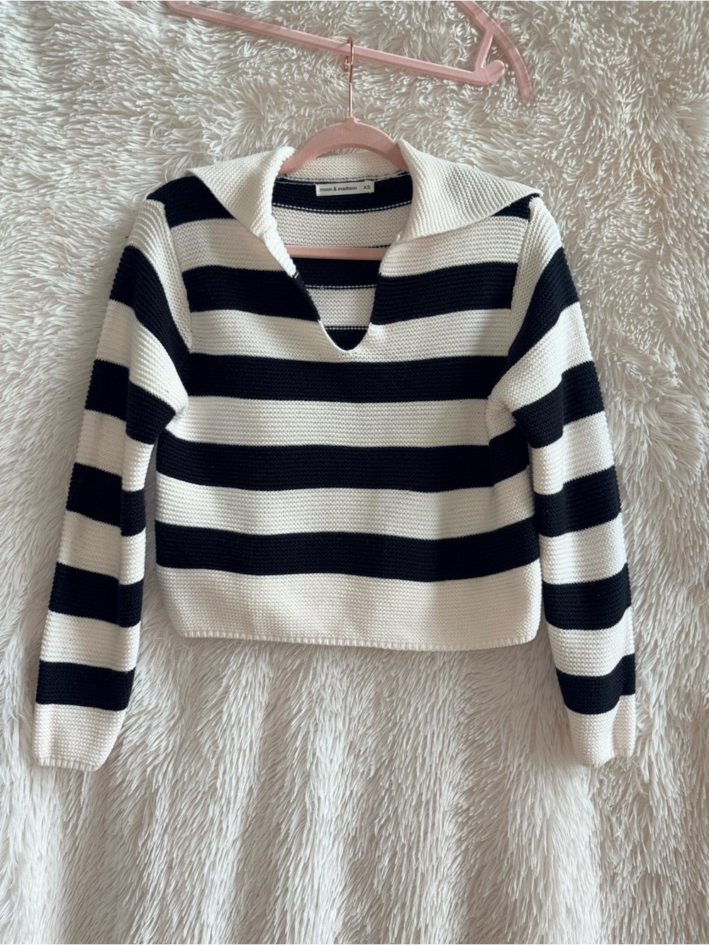 moon & madison Black and White Striped V-Neck Collared Sweater